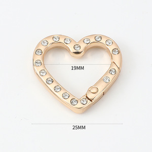 Portachiavi a Forma di Cuore con Moschettone a Molla, <span class=keywords><strong>Regalo</strong></span> di <span class=keywords><strong>San</strong></span> <span class=keywords><strong>Valentino</strong></span> <span class=keywords><strong>per</strong></span> <span class=keywords><strong>Lei</strong></span>, Anelli Portachiavi Fai-da-Te <span class=keywords><strong>per</strong></span> Chiavi, Zaini, Etichette Bagaglio, Accessori e Ciondoli all'Ingrosso - Product Image 2