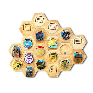 Bán buôn tổ ong thiết kế bằng gỗ huy chương Rack hiển thị huy chương kệ trưng bày - Product Image 5