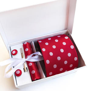 Vente en gros Coffret cadeau cravate pour homme premium Carré de poche noeud papillon pour homme Coffret pinces à cravate Cravate en soie pour homme - Product Image 5