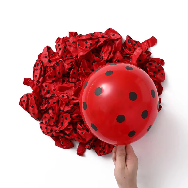 SKU-04-points noirs rouges