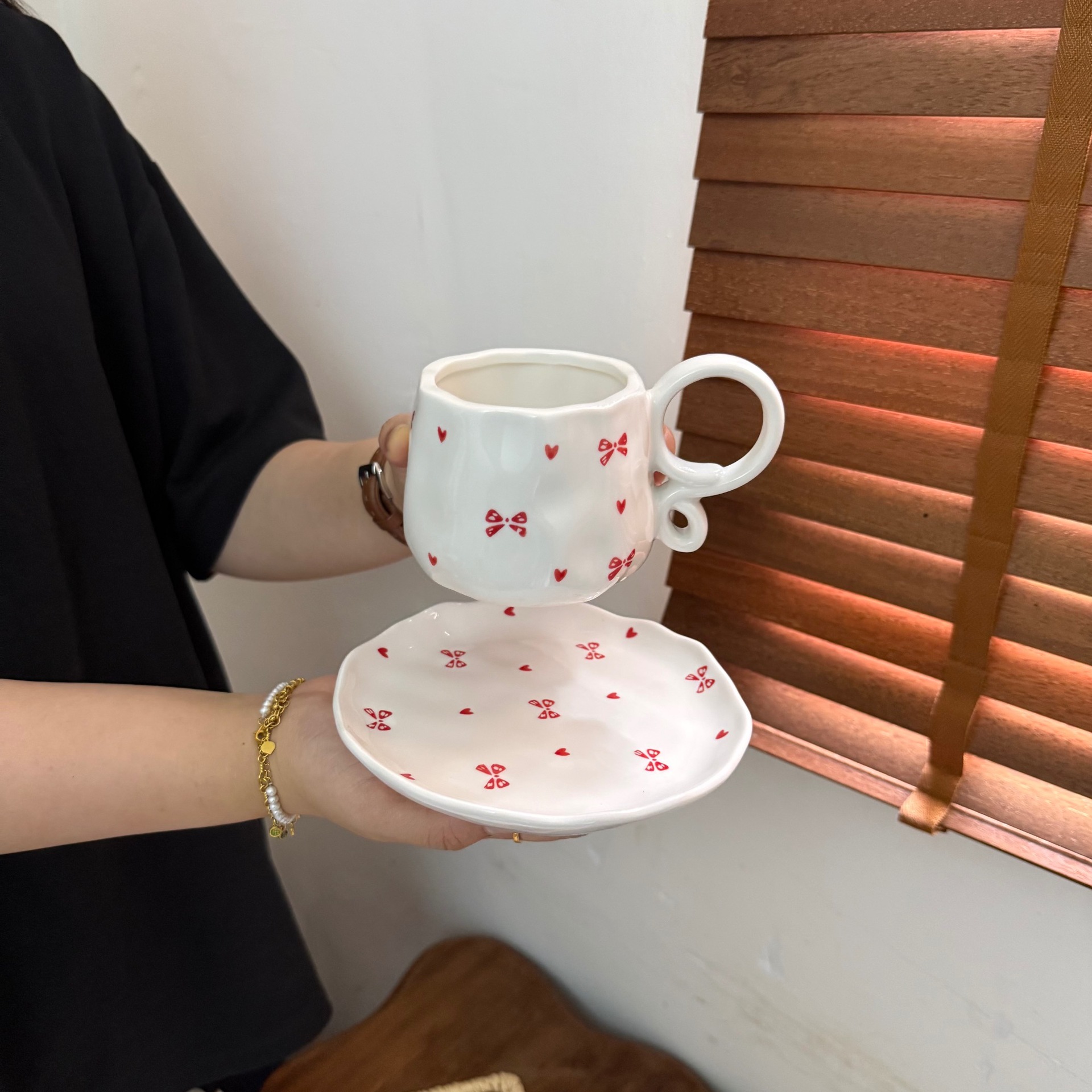 Tazza piccola con fiocco 270ml + piattino 16cm