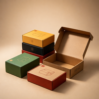 Boîte d'emballage personnalisée haut de gamme en carton recyclé, finition brillante ou mate, pliable, colorée, pour cadeaux, avec gaufrage