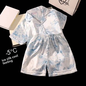 Ensemble de pyjama de luxe en soie glacée pour femme - Haut à manches courtes et short à col carré - <span class=keywords><strong>Origine</strong></span> Guangdong - Vente en gros - Product Image 3