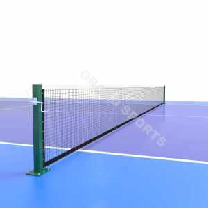 เสาเทนนิสเหล็กชุบสังกะสีแบบจุ่มร้อนเต็มตัว พร้อมฐานยึดพื้น ดีไซน์เสาแบบติดตั้งภายนอก พร้อมที่ม้วนสายสำหรับสนามเทนนิส - Product Image 1