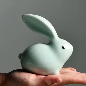 Figura de conejo de porcelana de la suerte Fengshui para decoración de mesa, figura de conejo de cerámica pequeña