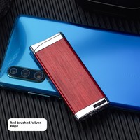 Briquet à essence en gros pour hommes, en métal, coupe-vent, flamme rouge, corps ultra-fin, rechargeable, portable, cadeau d'affaires