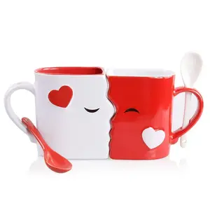 키스 머그잔 절묘하게 만들어진 두 큰 컵, 각 일치하는 스푼, 그와 그녀의 발렌타인, 생일
