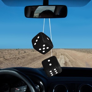 Dados <span class=keywords><strong>de</strong></span> Peluche Suaves para Espejo Retrovisor <span class=keywords><strong>de</strong></span> Coche, Par <span class=keywords><strong>de</strong></span> Dados Negros <span class=keywords><strong>de</strong></span> 3 Pulgadas con Puntos Blancos para Decoración Colgante Interior <span class=keywords><strong>de</strong></span> Coche - Product Image 2