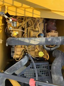 Mini-excavatrice sur chenilles Caterpillar 313 d'occasion, modèle 2024, 13000 kg, moteur inclus, excellent état, origine Japon, vente avec garantie 1 an - Product Image 5