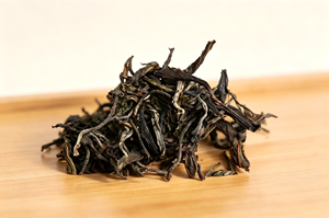 4 Jahre Gereifter Hochwertiger Roher Pu'er Tee-Kuchen aus Alten Bäumen, 357g Premium Wilder Yunnan Sheng Pu Erh Tee - Product Image 5