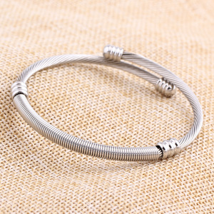 Bracelet Câble Ajustable Tendance en Acier 5mm pour Femme - Product Image 4