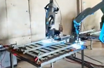 Robot de soudage industriel XARP à 6 axes pour la fabrication de supports métalliques et la tôlerie sur mesure