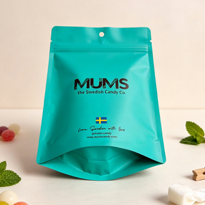 Sachet d'emballage Mylar mat personnalisé en gros avec fermeture éclair, fenêtre transparente et trou de suspension pour bonbons et snacks sucrés - Product Image 3