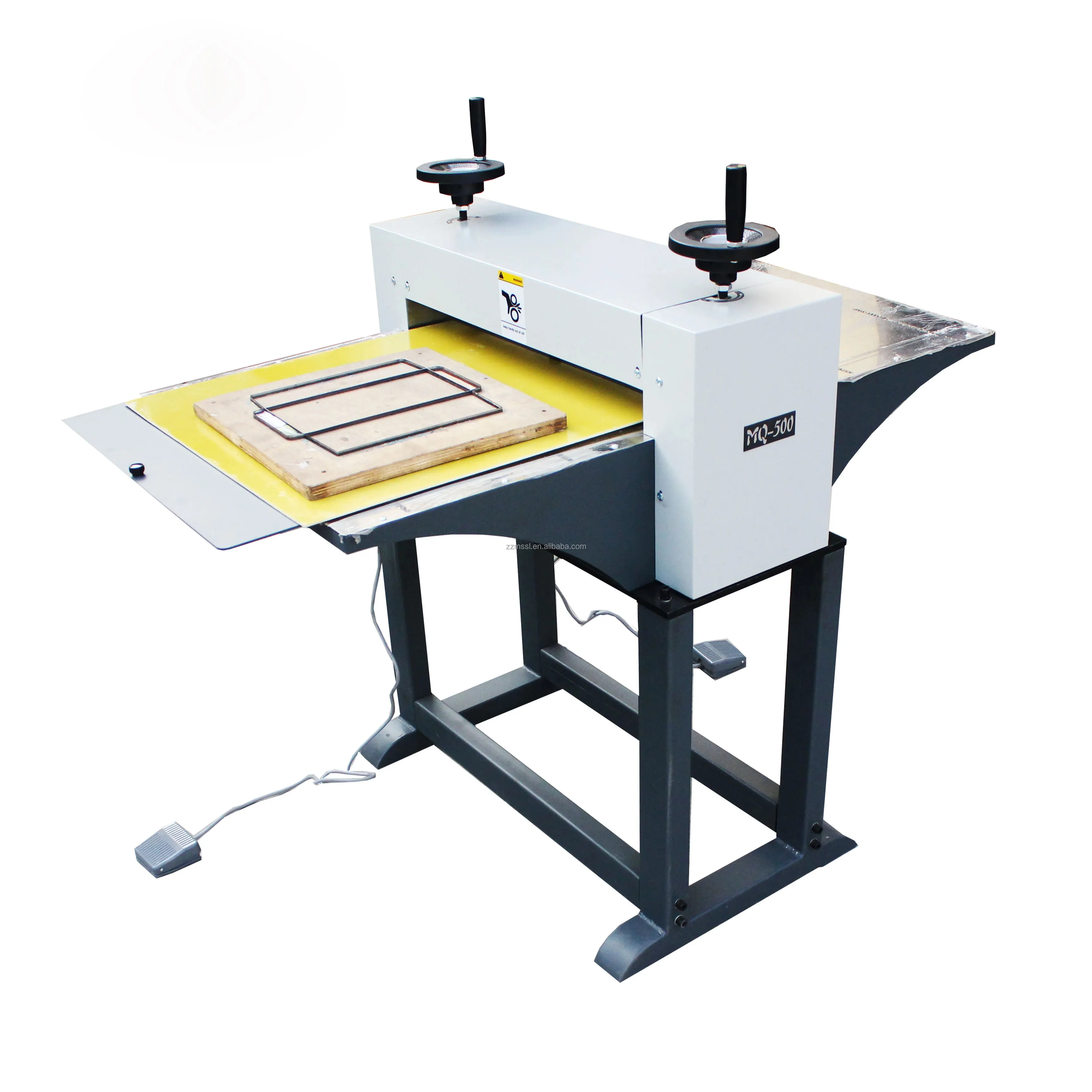 Manual Type Flat Bed Die Cutter For Small Carton Box Paper Cutting Machine Making