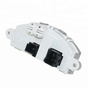 โมดูลตัวต้านทานการควบคุมความเร็วของเครื่องเป่าลม YC33-05105สำหรับ Volkswagen BMW - Product Image 2