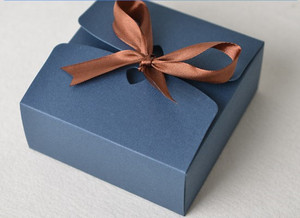 En gros Rouge Bleu Noir Couleur Kraft En Carton D'emballage En Papier Plié Boîte Cadeau avec Ruban - Product Image 3