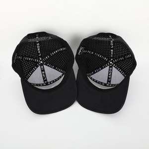 Logo brodé de haute qualité 7 panneaux en polyester à bord plat trou découpé au laser Gorras vente en gros de casquette Snapback noire étanche personnalisée - Product Image 6