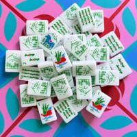 Jeu de Mahjong scandinave moderne à thème de Noël, blanc, lignes minimalistes, fait main, tuiles de jeu en acrylique pour divertissement festif