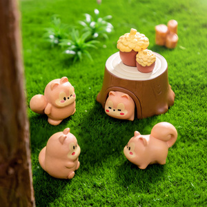 Piccoli accessori da giardino figurina Mini animali in resina in miniatura scoiattolo in resina per giardino paesaggio vaso da giardino fai da te torta decorazioni - Product Image 1