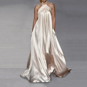 แฟชั่นเสื้อผ้าผู้หญิงแบบสั่งตัดในยุโรปและสหรัฐอเมริกา ทรงสลิมเข้ารูป ดีไซน์บานใหญ่ - Product Image 4