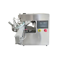 Petite machine de capsulage de remplissage de poche à bec automatique rotatif de table pour détergent liquide ketchup capsuleuse de remplissage de sac debout