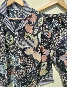 ชุดนอนผ้าคอตตอนผสมแขนยาวพิมพ์ลายตามสั่งสำหรับฤดูใบไม้ผลิ/ฤดูร้อน/ฤดูใบไม้ร่วง แบบสองชิ้น ระบายอากาศได้ดี แห้งเร็ว - Product Image 3