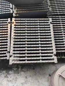 <span class=keywords><strong>Plaque</strong></span> de couverture de tranchée de grille d'<span class=keywords><strong>eau</strong></span> de pluie moderne et durable en <span class=keywords><strong>fonte</strong></span> résistante à la corrosion pour le système d'égout d'immeuble de bureaux - Product Image 5
