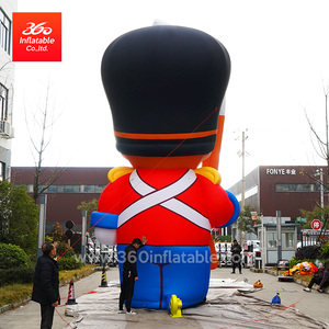 Ballon publicitaire <span class=keywords><strong>gonflable</strong></span> géant personnalisé pour l'extérieur, mascotte britannique géante en tissu Oxford, grands gonflables de dessin animé britanniques - Product Image 5