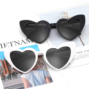 <span class=keywords><strong>Gafas</strong></span> de Sol de Diseño 2024 2025, <span class=keywords><strong>Gafas</strong></span> de Sol Retro con Forma de Corazón para Mujer, Protección UV400 - Product Image 4