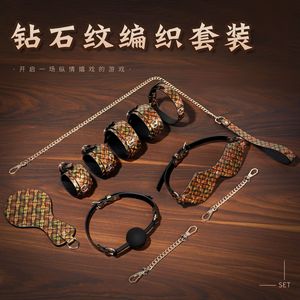 Esposas con Patrón de Diamantes, Pala <span class=keywords><strong>para</strong></span> Azotes, Antifaz, Mordaza de Silicona, Pala de Cuero <span class=keywords><strong>para</strong></span> Azotes, Juguetes Sexuales de Bondage BDSM - Product Image 2