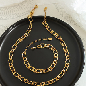 Hip <span class=keywords><strong>Hop</strong></span> Exagéré Plaqué Or <span class=keywords><strong>En</strong></span> Acier Inoxydable Chaîne Épaisse De Noël Collier Ras Du Cou Couple Bijoux collier <span class=keywords><strong>en</strong></span> acier inoxydable - Product Image 3
