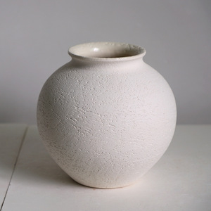 Vente en gros grand vase minimaliste moderne décor de salon pot de poterie blanche fait main japonais - Product Image 3