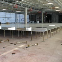 Panel de Acero de Alta Calidad con Núcleo de Madera Encapsulado para Centros de Datos con Opción de Alfombra y Sistema de Pedestal Reforzado