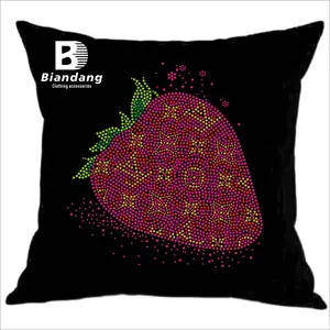 All'ingrosso Shinny disegni personalizzati strass fragola e trasferimento di calore in vinile per la copertura del cuscino della camicia