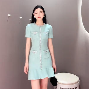 Abito corto girocollo lavorato a <span class=keywords><strong>maglia</strong></span> francese abiti da donna verdi 2024 abbigliamento da donna all'ingrosso pieghettato di alta qualità - Product Image 3