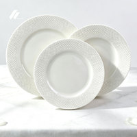 Assiettes de présentation en porcelaine fine blanche gaufrée pour mariages, banquets, hôtels, restaurants – Vente en gros, logo personnalisé disponible