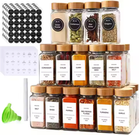 Ensemble de 24 bocaux en verre écologiques pour la cuisine, contenants à épices avec couvercles en verre amovibles, étiquettes imprimées blanches et couvercles à secouer