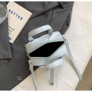 Fashionable and casual solid color large capacity handbag, new trend portable tote <b>bag</b> - Product Image 3