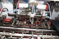 Haohe Automatische Servo-Siebdruckmaschine UV-Tintendrucker 2-Farben-Papieretikettendrucker 2700-3500 Stück/Std. 200x300mm Max. Druckfläche