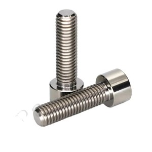 Tornillo de Cabeza Hexagonal Métrico M5 x 12 mm, Tornillo de Titanio GR5 con Acabado Liso, 2 Tuercas para Ensamblaje Industrial - Product Image 1