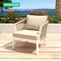 Ensemble Canapé et Table Basse d'Extérieur en Rotin Style Nordique Minimaliste, Durable et Imperméable pour Cour, Villa, Hôtel et Balcon
