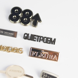 Tùy Chỉnh Khắc Kẽm Hợp Kim Kim Loại Tên <span class=keywords><strong>Tag</strong></span> Túi Xách Logo Nhãn Tấm Cho Túi Xách Giày Hành Lý Với Mô Hình Thư - Product Image 5