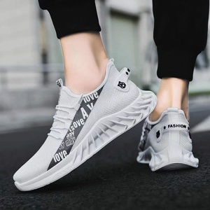 Scarpe da ginnastica da uomo in rete traspiranti all'ingrosso, leggere, con lacci, per estate e autunno, MOQ basso, scarpe sportive da corsa da uomo - Product Image 4