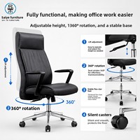 Chaise de bureau ergonomique haut de gamme en cuir noir avec dossier haut, structure en bois et base en acier, pivotante et réglable en hauteur pour conférence et usage professionnel