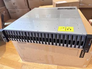 DE6000H DE4000H Lenovos ThinkSystem 2.5 3.5-inch SAS SSD/HDD Drives FC Hybrid Flash Array - Product Image 2