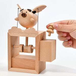 Boîte à <span class=keywords><strong>musique</strong></span> en bois Cochon ange volant, Horloge <span class=keywords><strong>coucou</strong></span> musicale avec moteurs électriques, Décoration créative en gros - Product Image 2