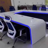Table de conférence moderne personnalisée, surface solide blanche, table de réunion de bureau, décoration LED, utilisation hôtelière, en forme de U, 10 places