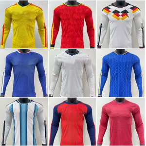 Completi da Calcio Vuoti All'ingrosso 100% Poliestere Asciugatura Rapida Traspiranti Set Maglia da Calcio Nazionale 2026 Uomo Pantaloncino Corto - Product Image 4