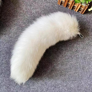 Venta al por mayor cola de zorro Real 35-45cm cola de zorro esponjosa cola de piel de Animal para accesorios de decoración llavero de cola de piel de zorro Natural - Product Image 4