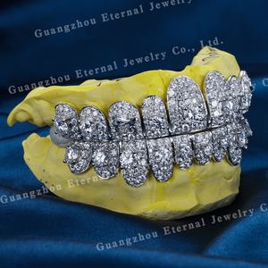 Grilles dentaires personnalisées pour femmes et hommes, haut et bas, en argent 925, moissanite, diamant de laboratoire, saphir, or massif 10K, 14K, 18K, coupe ronde - Product Image 2